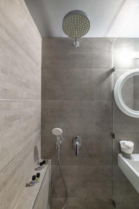 The Hostmaster Hollywood Space Studio Atenas Exterior foto